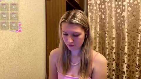 Snapshot of skyedavis chatting on January 8, 8:11 pm skyedavis online show from January 8, 8:11 pm