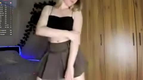 Snapshot of skyedavis chatting on June 1, 2:19 pm skyedavis online show from June 1, 2:19 pm
