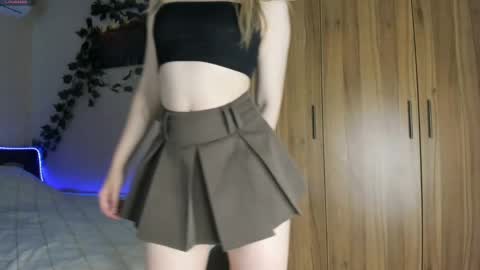 Snapshot of skyedavis chatting on June 4, 2:56 pm skyedavis online show from June 4, 2:56 pm