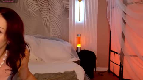 Snapshot of skyeyes__ chatting on October 4, 5:22 pm Ann online show from October 4, 5:22 pm