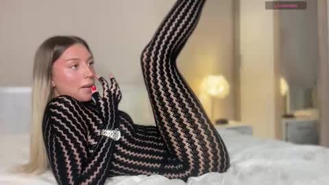 GARRY AND SOPHIA online show from November 19, 4:18 pm