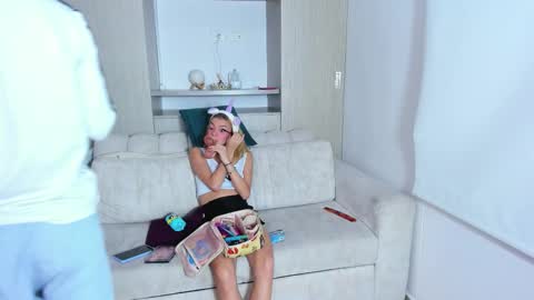 Snapshot of skygirls_ chatting on September 24, 10:57 pm skygirls_ online show from September 24, 10:57 pm