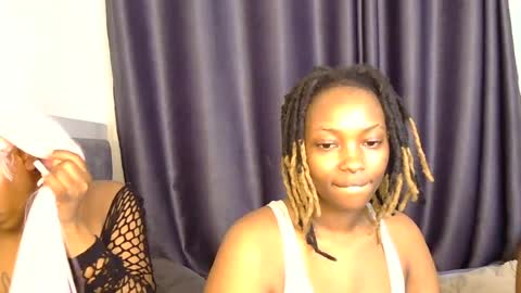 skylar28_ online show from June 21, 5:48 pm