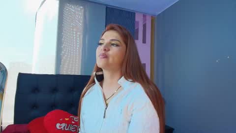 Snapshot of skylar__desire chatting on December 1, 1:05 pm skylar__desire online show from December 1, 1:05 pm