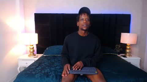 Snapshot of skylerbigxxx chatting on June 30, 3:51 am SKYLERBIGXXX online show from June 30, 3:51 am