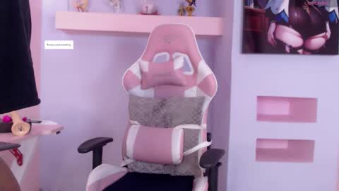 skylerbloom online show from September 28, 3:23 am