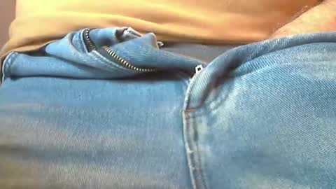 Snapshot of skypylot chatting on March 8, 6:37 pm ResqPylot2 online show from March 8, 6:37 pm