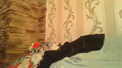 Snapshot of skyressie333 chatting on November 19, 1:22 pm skyressie333 online show from November 19, 1:22 pm