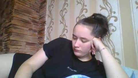 Snapshot of skyressie333 chatting on November 23, 8:36 am skyressie333 online show from November 23, 8:36 am