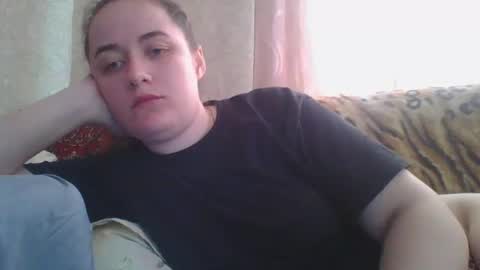 skyressie333 online show from March 21, 8:08 am