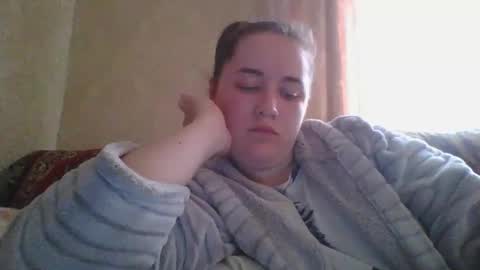 skyressie333 online show from April 7, 5:19 am