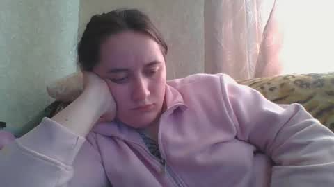 skyressie333 online show from April 15, 7:15 am