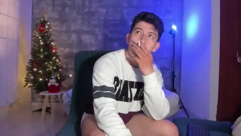 Snapshot of skyrid3r chatting on December 3, 5:55 pm Skyrider online show from December 3, 5:55 pm