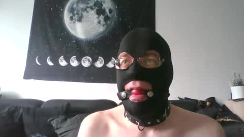 Snapshot of slaveforgodess chatting on February 27, 10:48 am slaveforgodess online show from February 27, 10:48 am