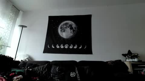 Snapshot of slaveforgodess chatting on December 3, 10:13 am slaveforgodess online show from December 3, 10:13 am