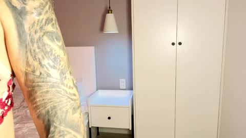 Slemgem Amy  friends online show from April 4, 5:10 pm