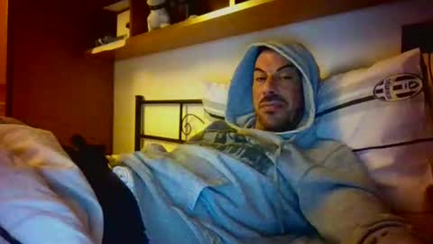 Snapshot of slevin1983 chatting on November 30, 5:28 pm slevin online show from November 30, 5:28 pm