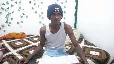 sleyandluna1 online show from April 12, 5:01 am