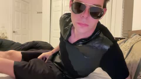 Snapshot of slickentertainment chatting on March 8, 11:16 am slickentertainment online show from March 8, 11:16 am