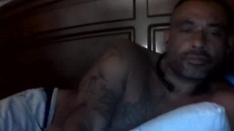 slickstre online show from August 4, 6:05 am