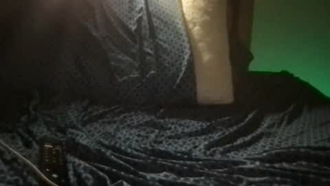 Snapshot of slienthear83 chatting on December 7, 4:31 am slienthear83 online show from December 7, 4:31 am