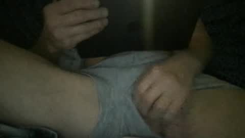 Snapshot of slienthear83 chatting on December 8, 3:32 am slienthear83 online show from December 8, 3:32 am