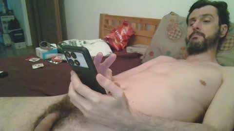 Snapshot of slim38 chatting on April 23, 3:41 am Alin online show from April 23, 3:41 am