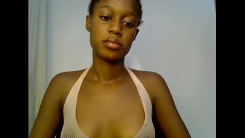 Snapshot of slim_candy12 chatting on June 24, 8:24 am Lily online show from June 24, 8:24 am