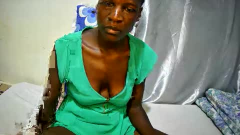 Snapshot of slim_cate chatting on December 5, 9:29 am slim_cate online show from December 5, 9:29 am