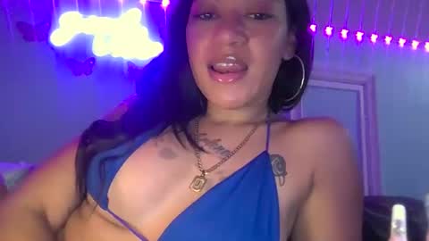 Snapshot of slim_citygurl chatting on December 11, 7:42 am Slim citygurl online show from December 11, 7:42 am