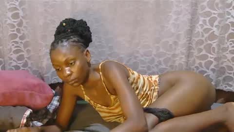 Snapshot of slim_girl01 chatting on February 6, 5:09 pm slim_girl01 online show from February 6, 5:09 pm