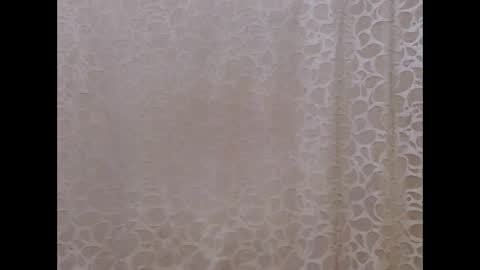 Snapshot of slim_girl01 chatting on September 14, 4:06 pm slim_girl01 online show from September 14, 4:06 pm