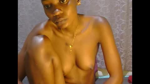Snapshot of slim_girl01 chatting on September 26, 7:56 am slim_girl01 online show from September 26, 7:56 am