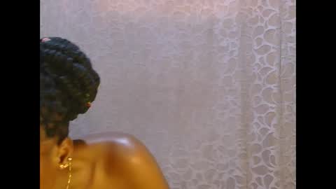 Snapshot of slim_girl01 chatting on October 4, 7:50 am slim_girl01 online show from October 4, 7:50 am