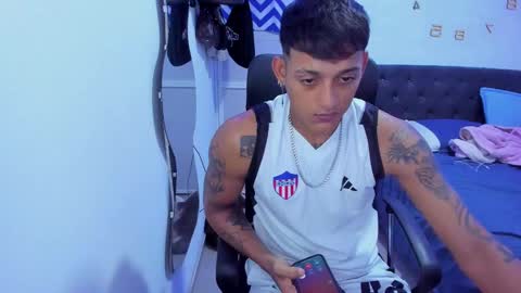 Snapshot of slim_master12 chatting on December 31, 8:59 am slim_master12 online show from December 31, 8:59 am