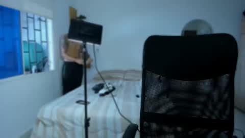 Snapshot of slim_master12 chatting on September 24, 1:47 pm slim_master12 online show from September 24, 1:47 pm