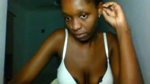 Snapshot of slimandthick1 chatting on April 27, 8:07 pm slimandthick1 online show from April 27, 8:07 pm