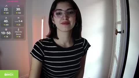 Snapshot of slimbaby69 chatting on December 6, 6:39 pm Ivi online show from December 6, 6:39 pm