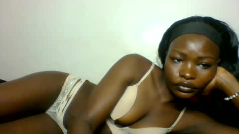 Snapshot of slimdiva chatting on June 23, 5:38 am slimdiva online show from June 23, 5:38 am