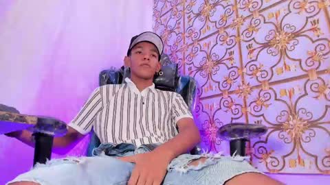 SlimLatino  online show from April 16, 4:13 am