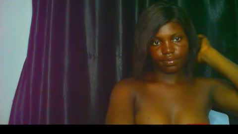 Snapshot of slimthick_tinah chatting on September 25, 5:05 pm TINA online show from September 25, 5:05 pm