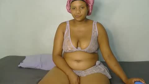slipperylipsx online show from June 1, 7:15 pm