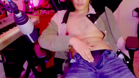 Snapshot of sloburnbabyx chatting on March 8, 12:11 am sloburnbabyx online show from March 8, 12:11 am