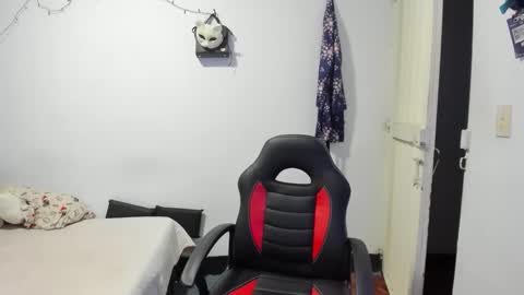 Snapshot of slone03 chatting on December 3, 11:47 pm slone03 online show from December 3, 11:47 pm