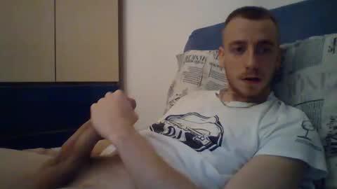 Snapshot of slowlo98 chatting on December 17, 8:32 pm Steven online show from December 17, 8:32 pm