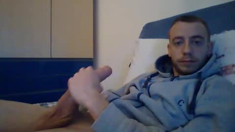 Snapshot of slowlo98 chatting on December 28, 11:09 am Steven online show from December 28, 11:09 am