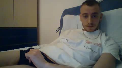 Snapshot of slowlo98 chatting on January 17, 4:57 pm Steven online show from January 17, 4:57 pm