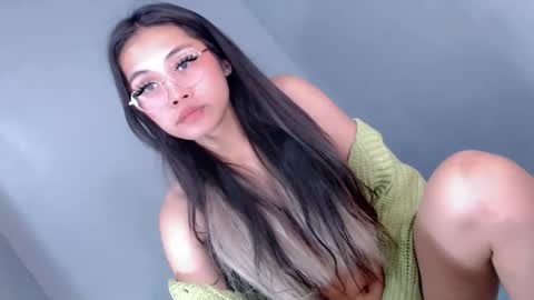 slut4attention online show from March 19, 5:33 am