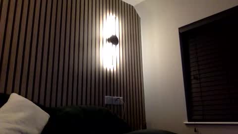 Snapshot of slutman111 chatting on December 22, 1:13 am slutman111 online show from December 22, 1:13 am