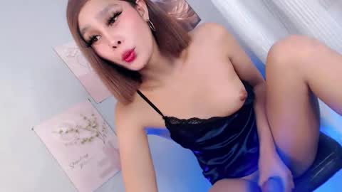 slutnextdoor28 online show from May 15, 2:24 pm